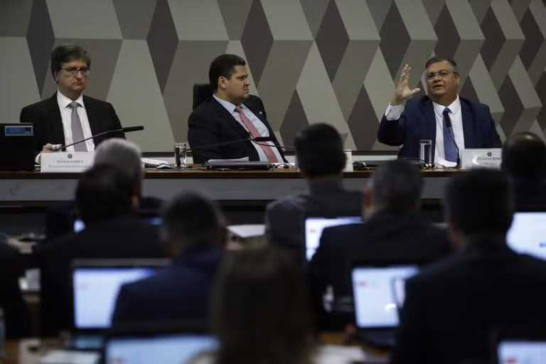 CCJ aprova indicações de Flávio Dino para o STF e Paulo Gonet para a