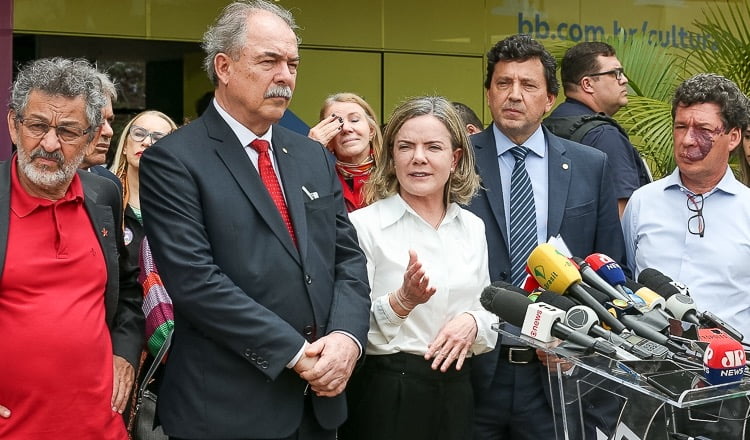 Equipe De Lula Quer A Revogação De 200 Decretos De Bolsonaro, Veja A Lista