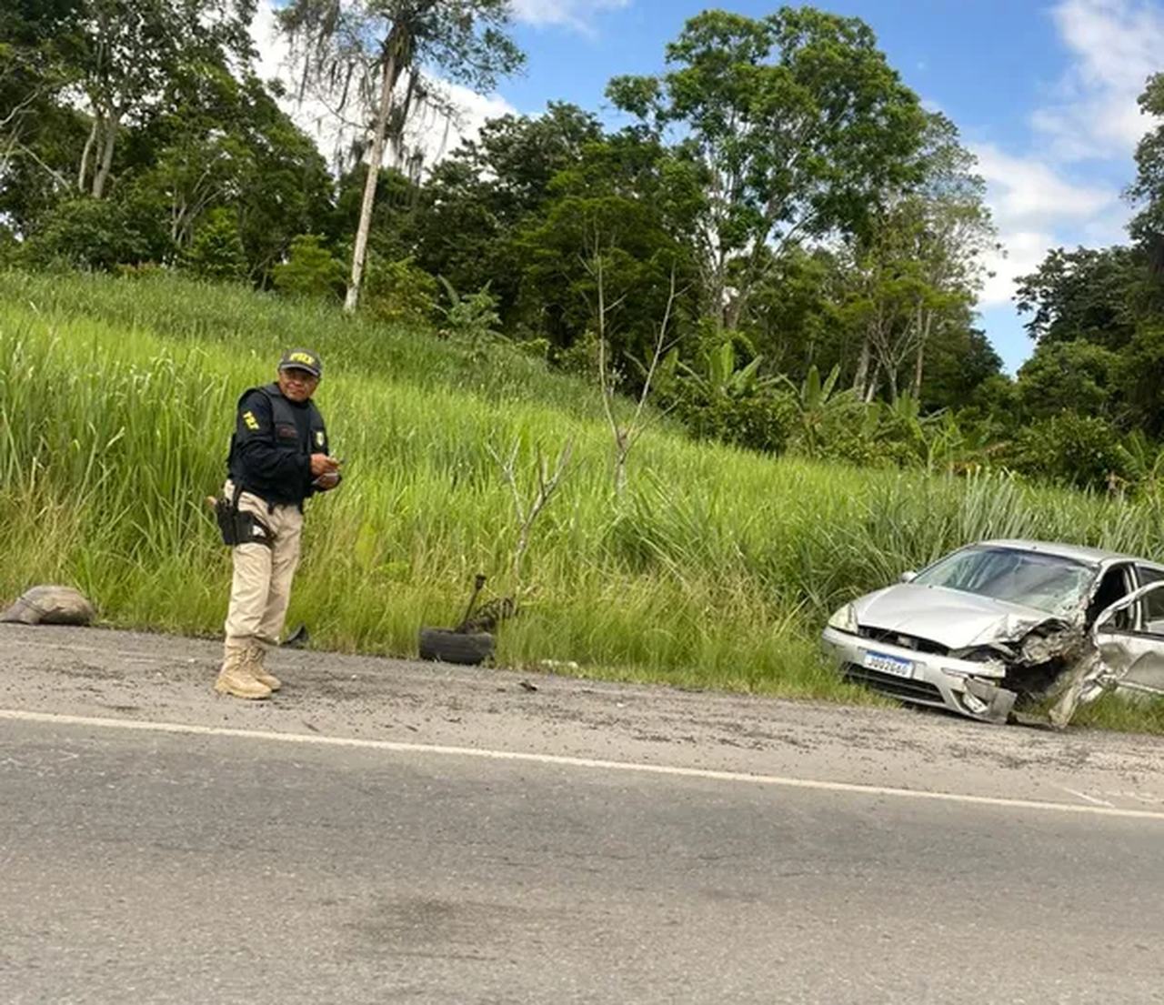 Colisão Envolvendo Carro E Caminhão