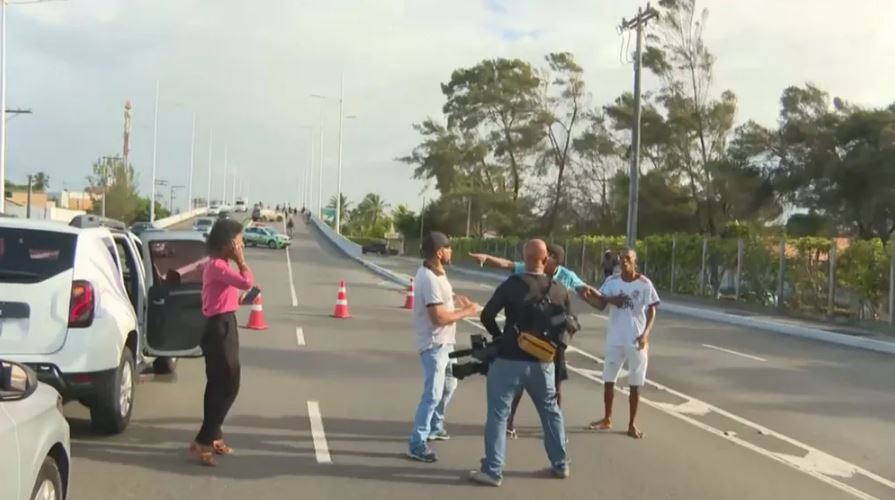 Salvador - Jornalistas São Agredidos Durante Reportagem Em Salvador; Veja O Vídeo