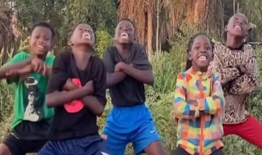 Crianças De Uganda Dançam ‘Zona De Perigo’ De Léo Santana E Vídeo Viraliza; Assista