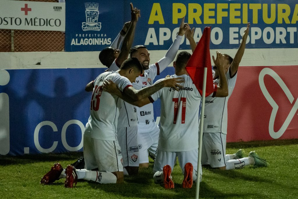 Vitória Vence O Atlético-Ba E Se Aproxima Do G-4 Do Baianão