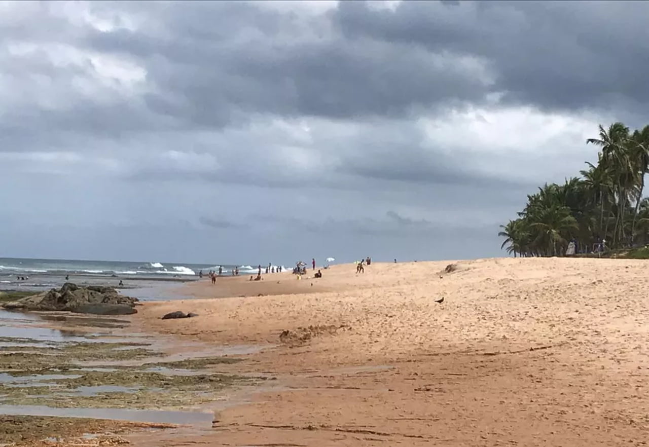 Grupo Armado Na Praia De Stella Maris