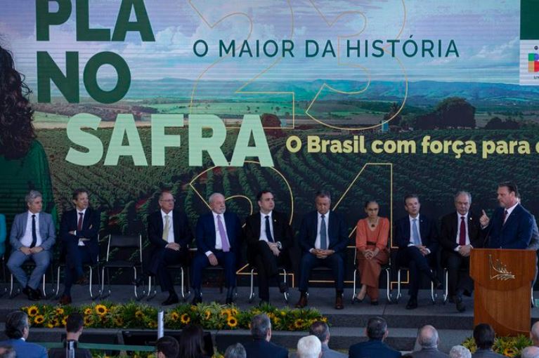 Plano Safra 2023/2024: Governo Anuncia Investimento Histórico De R$ 364,22 Bilhões