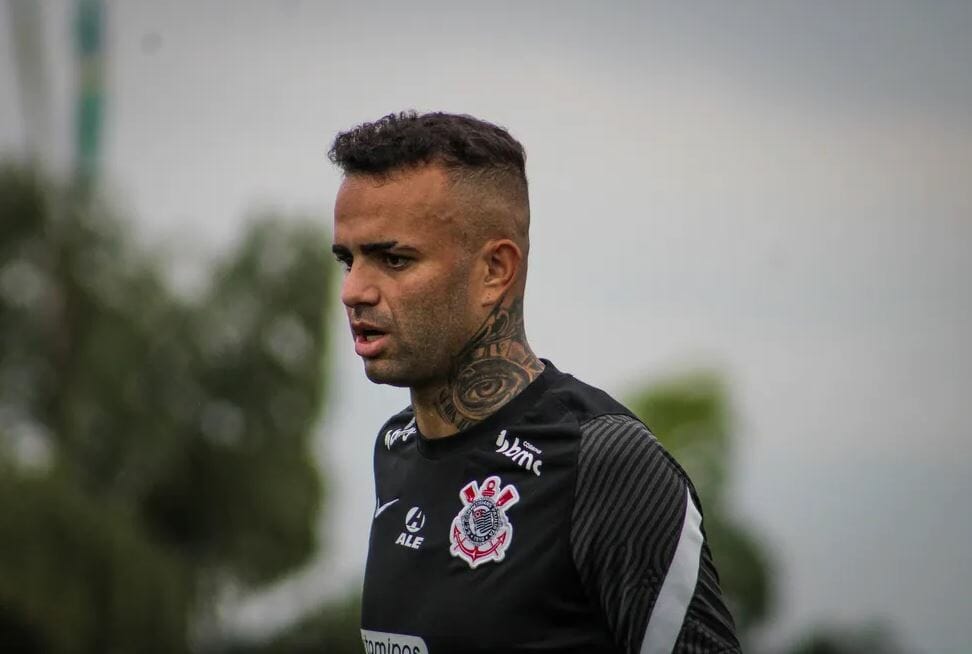 Torcedores Do Corinthians Invadem Motel E Agridem O Jogador Luan