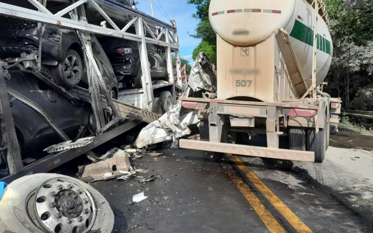 Rodovia Foi Bloqueada Nos Dois Sentidos Até Às 13H30 Deste Sábado - Foto: Divulgação/Corpo De Bombeiros