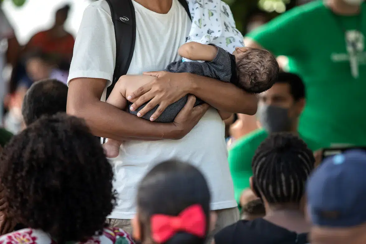 Licença-Paternidade De 180 Dias Pode Ser Aprovada Para Servidores Na Bahia