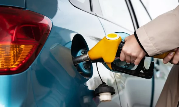Preço Da Gasolina Sofre Reajuste No Brasil. (Imagem: Svetlaya_Strana_Omsk / Shutterstock.com)