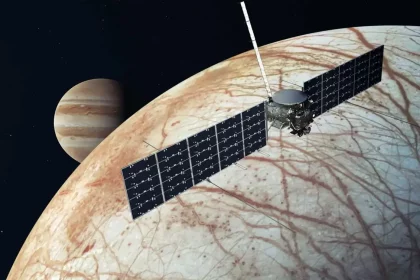 Conceito Artístico Da Espaçonave Europa Clipper Da Nasa. Créditos: Nasa /Jpl-Caltech