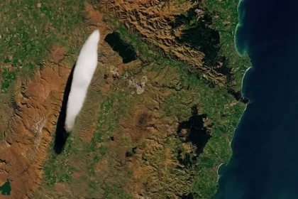 O Taieri Pet É Uma Nuvem Lenticular Altocumulus (Aslc) Que Se Forma Acima Daregião De Otago, Na Nova Zelândia. (Créditos Da Imagem: Nasa Earthobservatory/Landsat)