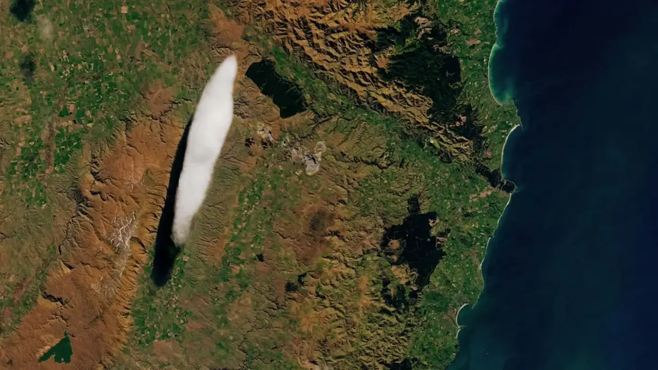 O Taieri Pet É Uma Nuvem Lenticular Altocumulus (Aslc) Que Se Forma Acima Daregião De Otago, Na Nova Zelândia. (Créditos Da Imagem: Nasa Earthobservatory/Landsat)