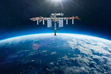 Periodicamente, A Estação Espacial Internacional Precisa De Uma &Quot;Forcinha&Quot; Paraajuste De Órbita. Crédito: Dima Zel/Shutterstock