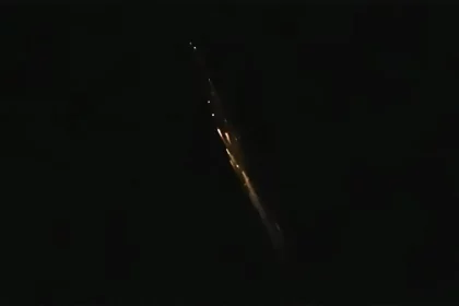 Satélite Starlink-4682, Da Spacex, Reentrando Na Atmosfera Da Terra. Crédito:reprodução/Redes Sociais