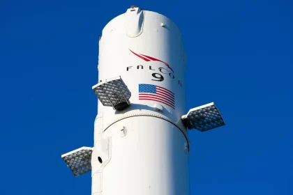 Foguete Da Spacex Levou Mais Satélites Starlink Para A Atmosfera (Imagem: Michael Vi/Shutterstock)