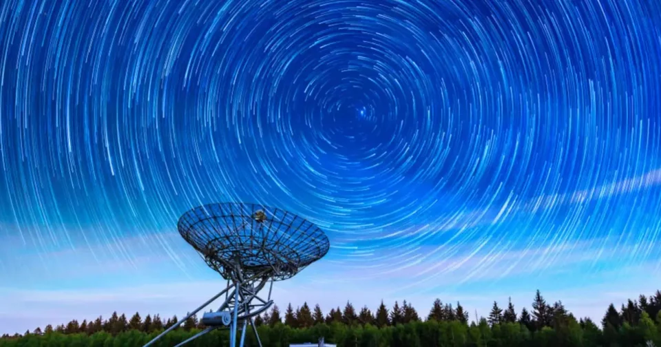 Caçando Sinais Do Cosmos – Telescópios E Radares Varrem O Céu Em Busca De Sinais De Civilizações Extraterrestres (Imagem: Sandermeertinsphotography/Shutterstock)