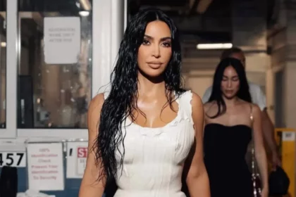 Kim Kardashian Tenta Comprar Bíblia Que Foi De Seu Pai Mas Tem Oferta Recusada (Reprodução Instagram)