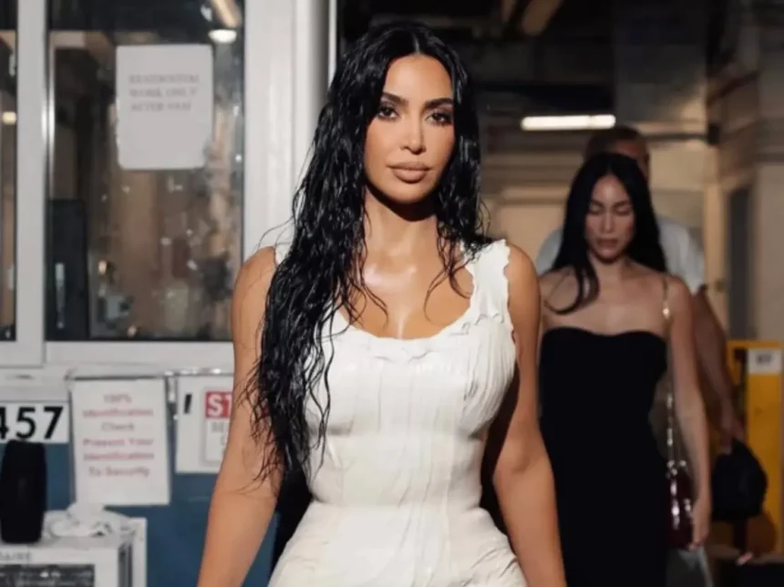 Kim Kardashian Tenta Comprar Bíblia Que Foi De Seu Pai Mas Tem Oferta Recusada (Reprodução Instagram)