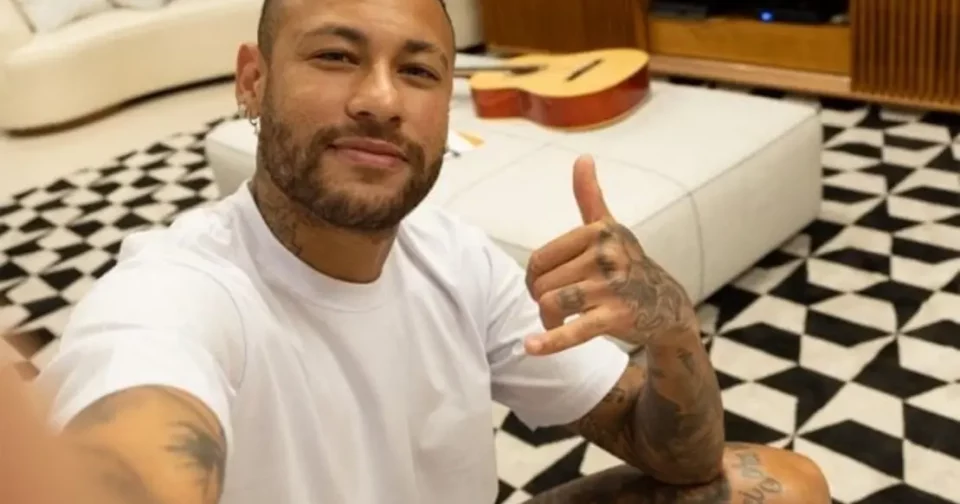 (Neymar Dá Sinais De Investida No Campo Musical / Portal Leodias)