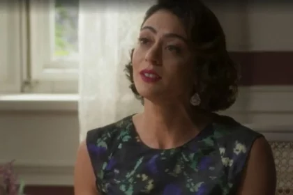 Clarice (Carol Castro) Em 'Garota Do Momento' (Reprodução/Globo)