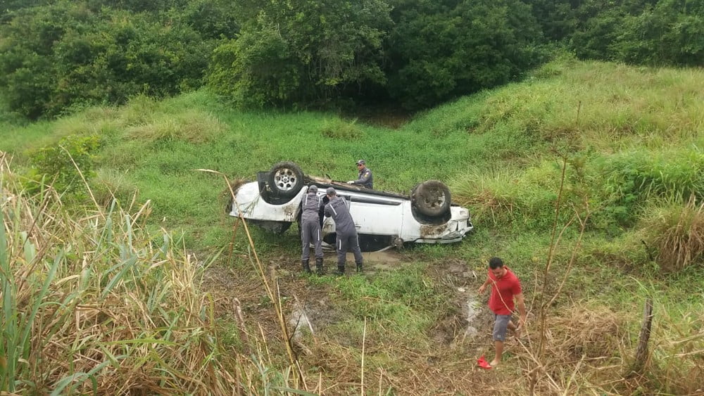 Três Pessoas Da Mesma Família Morrem Em Acidente De Carro Na Br 101 Na Bahia 0521